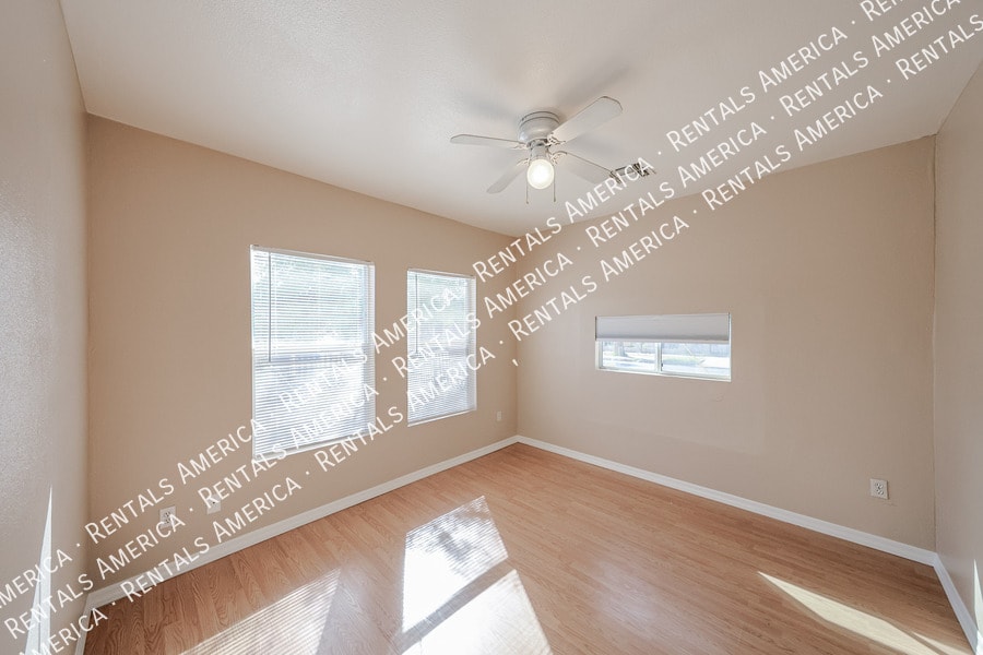 Building Photo - 713 N 9th St