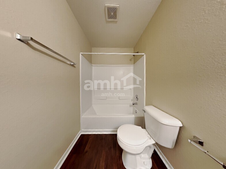 Building Photo - 10522 McClain Dr