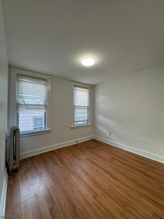 Building Photo - 107 Melville Pl