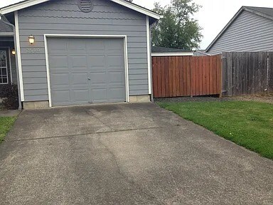 Building Photo - 2580 Lyon St SE