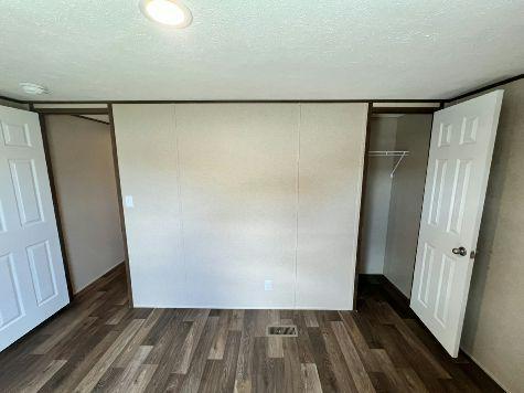 Building Photo - 151 Lakeside Garden Cir