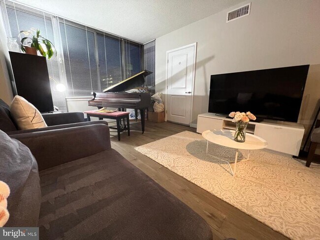 Building Photo - 555 Massachusetts Ave NW