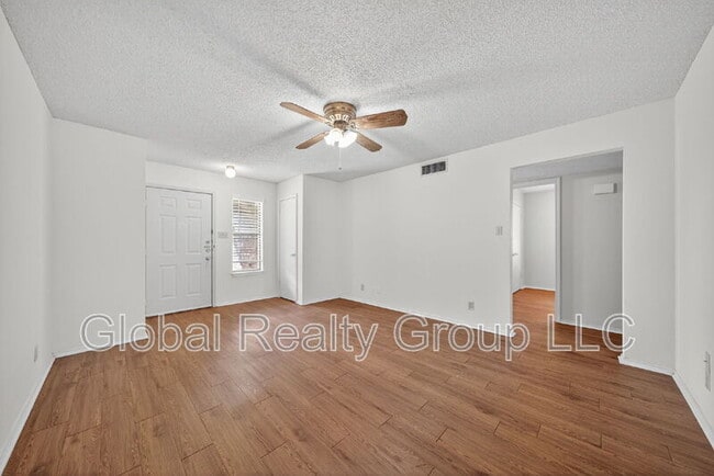 Building Photo - 309 Meadow Dr