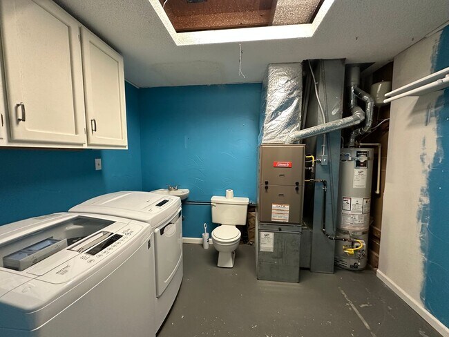Building Photo - 3 Bed 2 Bath home with 2 Car Garage in Bellingham
