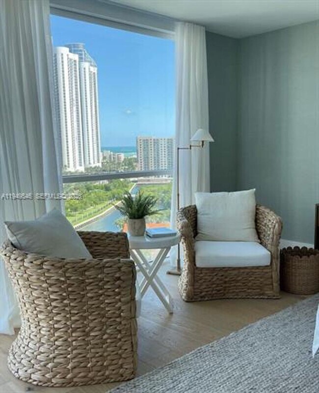 Building Photo - 16400 Collins Ave