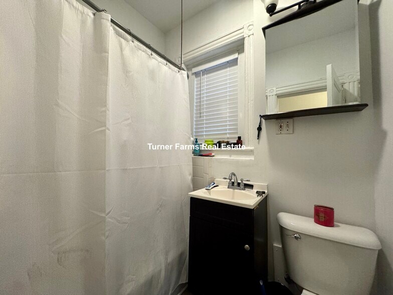 Building Photo - 1510 Tremont St