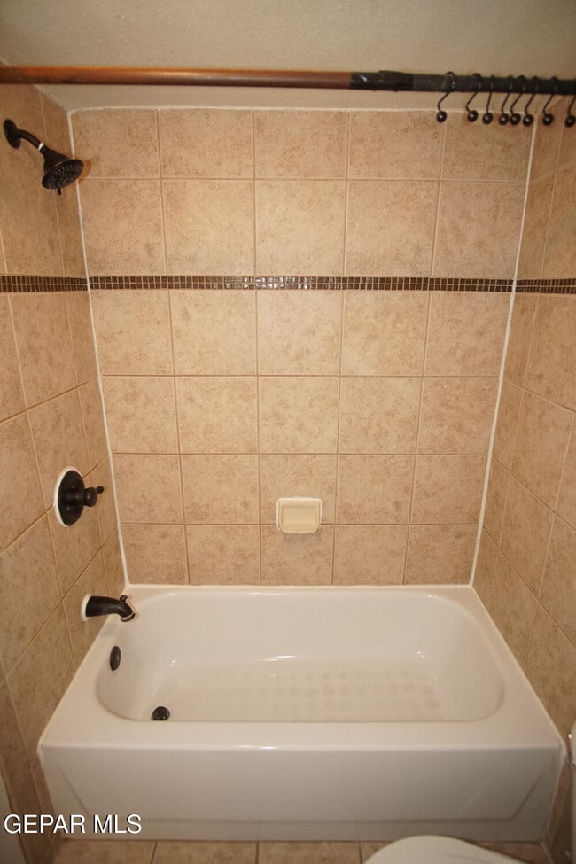 Building Photo - 4433 N Stanton St