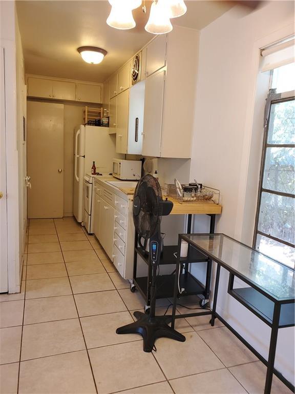 Building Photo - 3202 Grooms St