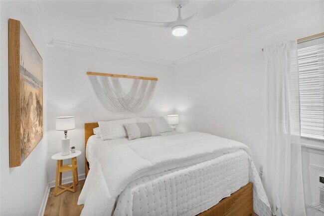 Building Photo - 1603 Gulf Dr N