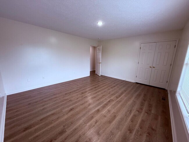 Building Photo - 340 Wakeman Ct NE