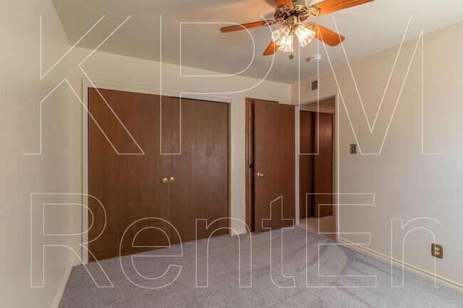 Building Photo - 3790 W Benjamin Holt Dr