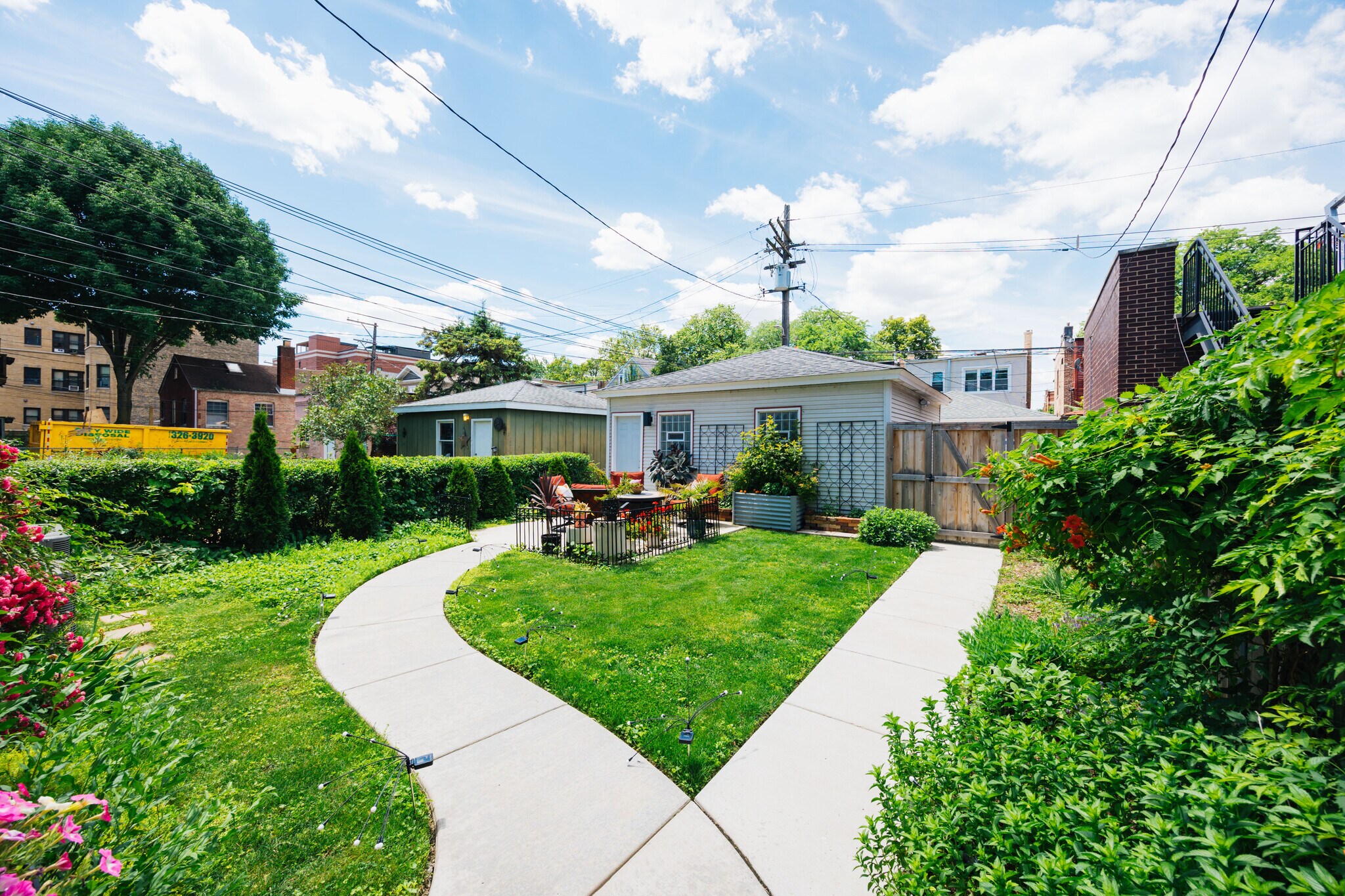 Building Photo - 4836 N Oakley Ave