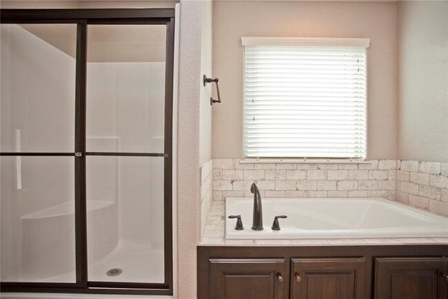 Building Photo - 728 NW 64th Ave