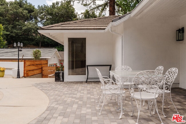 Building Photo - 15514 Del Gado Dr