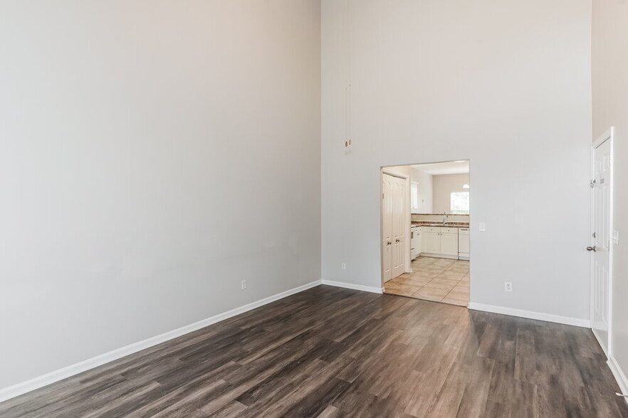 Building Photo - 542 Pippin Dr