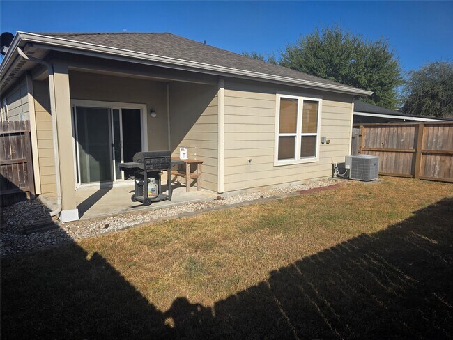 Building Photo - 12062 Bach Orchard Tr