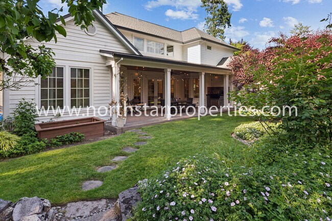 Building Photo - Custom Built Lake Oswego Home Near Lakerid...