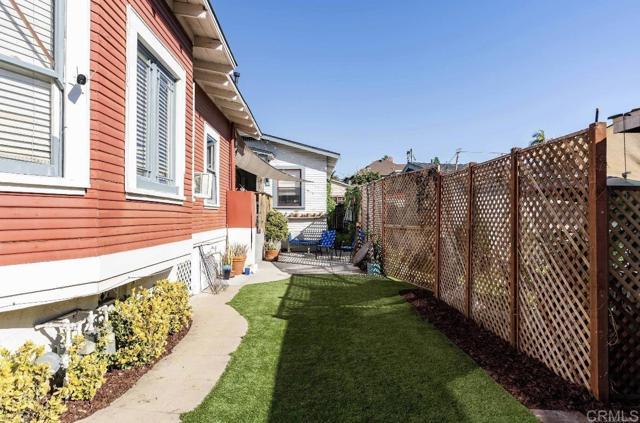 Building Photo - 515 24th St