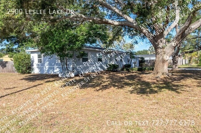 Building Photo - 2900 Leslee Lake Dr N