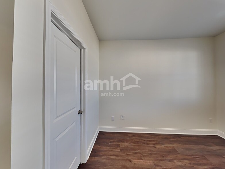 Building Photo - 5235 Virtue Ave