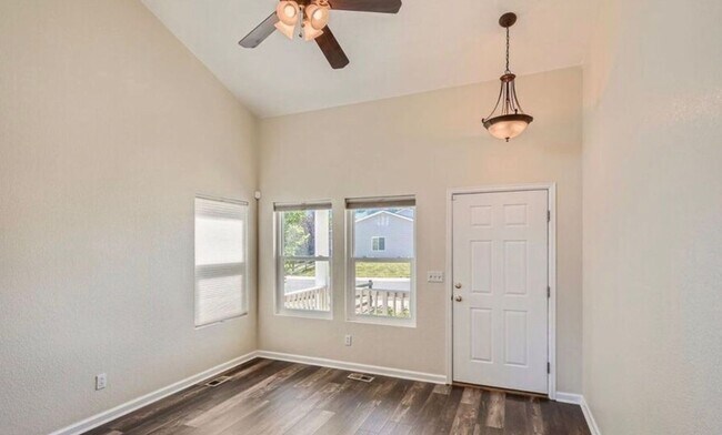 Building Photo - Beautiful Newly Remodeled Home in Roxborough Park