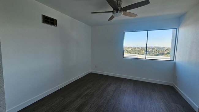 Building Photo - Beautiful 2BD 1.5BA Recently Remodeled Condo in Forest Park Plaza