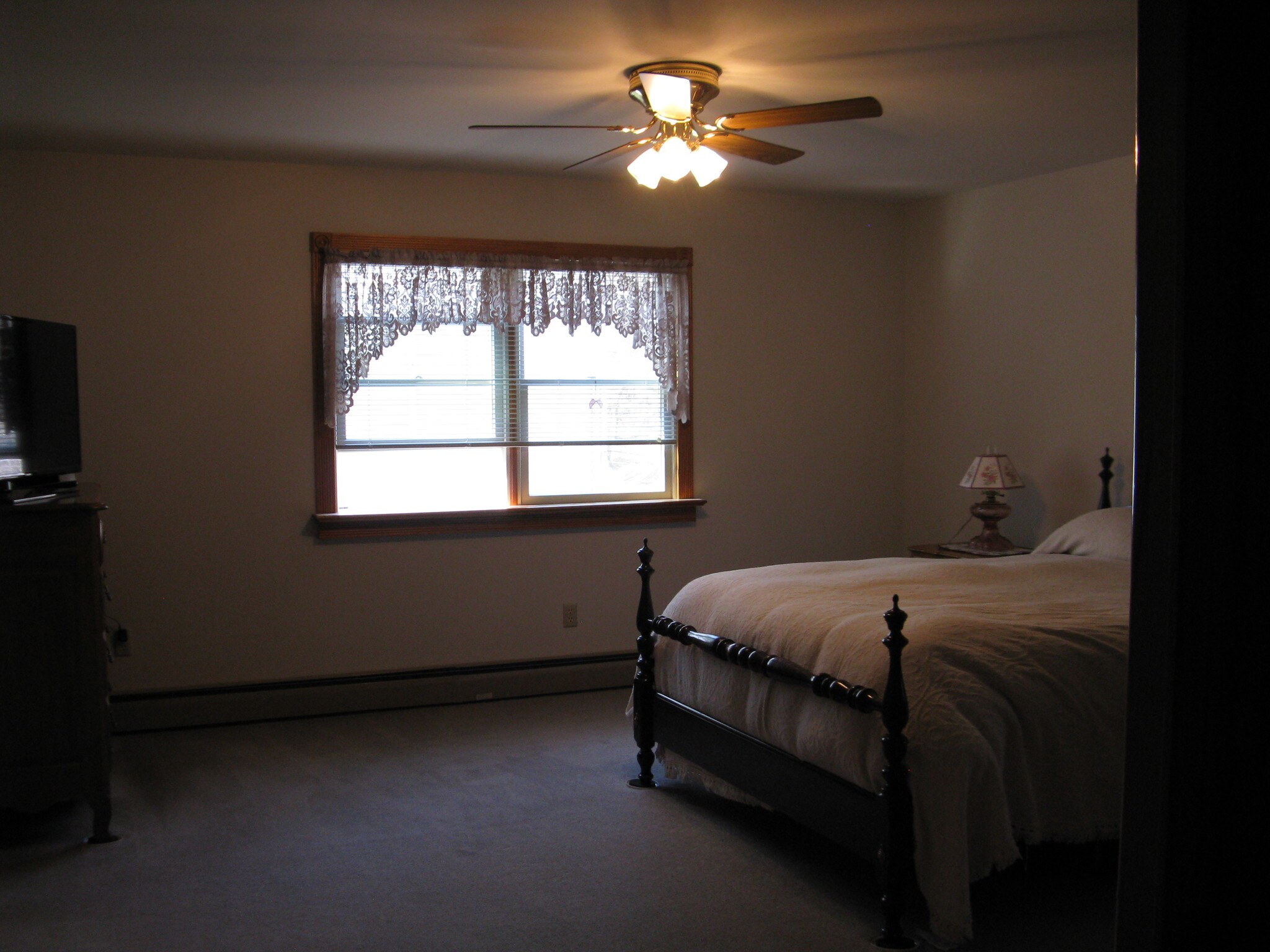 Master Bedroom - 200 7th St