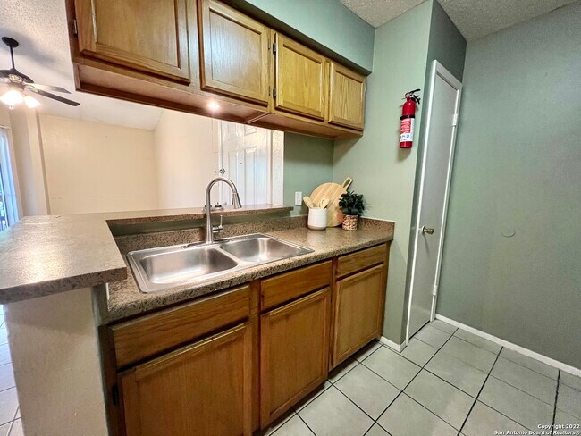 Building Photo - 3616 Fairmeadows St