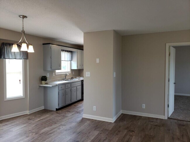 Building Photo - 117 Waterford Dr