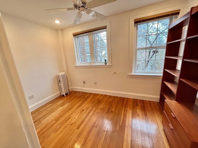 Building Photo - 41 Linnaean St