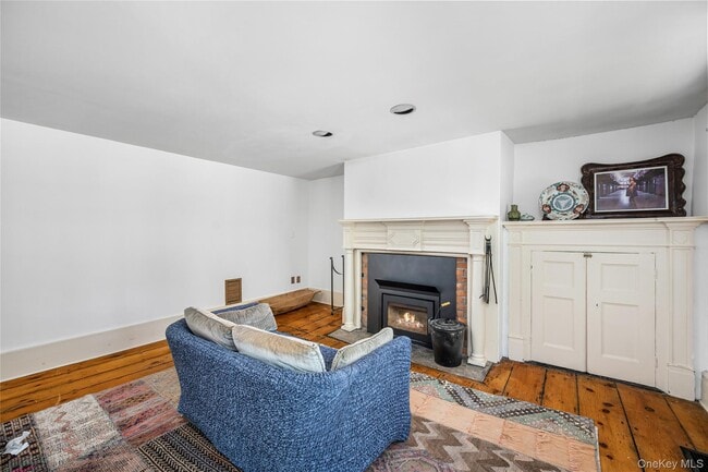 Building Photo - 197 US-9W