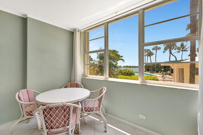 Building Photo - 2800 N Flagler Dr