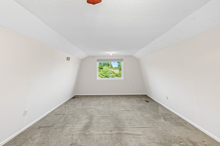 Building Photo - 99 Thoreau Dr