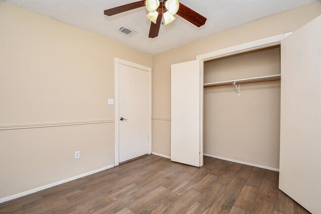 Building Photo - 14230 Cellini Dr