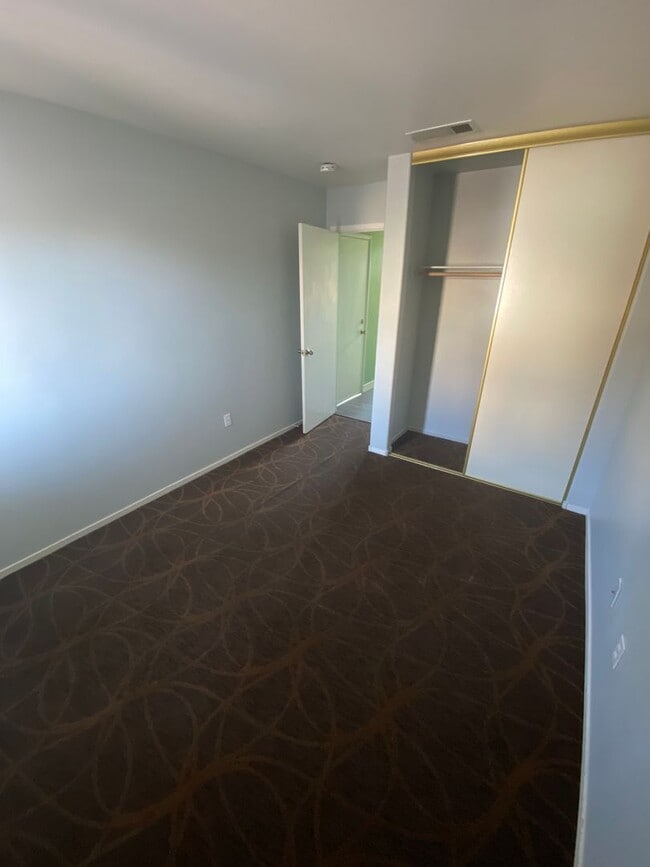 Building Photo - AMERICANA Property Mgmt - Gated 2beds -2baths Townhouse in Spring Valley