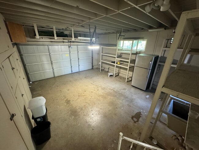 Building Photo - 3 Bedroom Single Level Home in Foothills o...