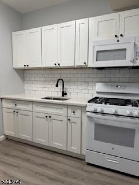 Building Photo - 118-120 W 2nd Ave