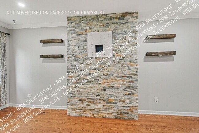 Building Photo - 8600 Russell-