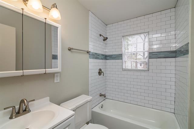 Building Photo - 3933 Stanley Ave