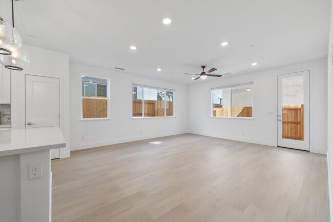 Building Photo - 465 Prosecco Wy