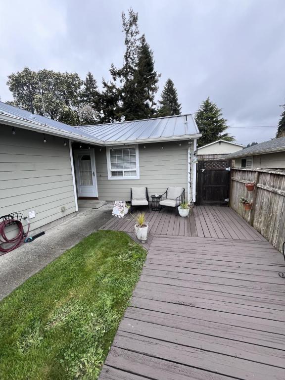 Building Photo - 460 2nd Ave