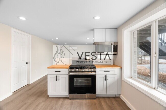 Building Photo - 2383 Dutch Cove Rd