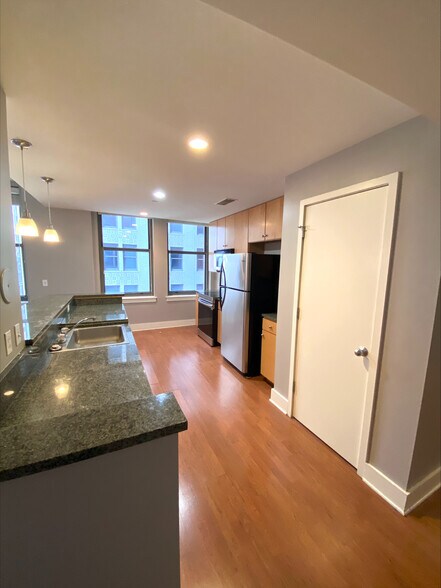 Building Photo - 314 N Broadway