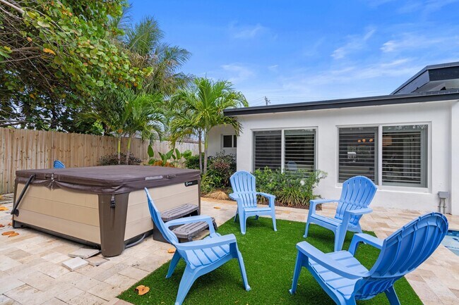 Building Photo - 450 NE 5th Cir