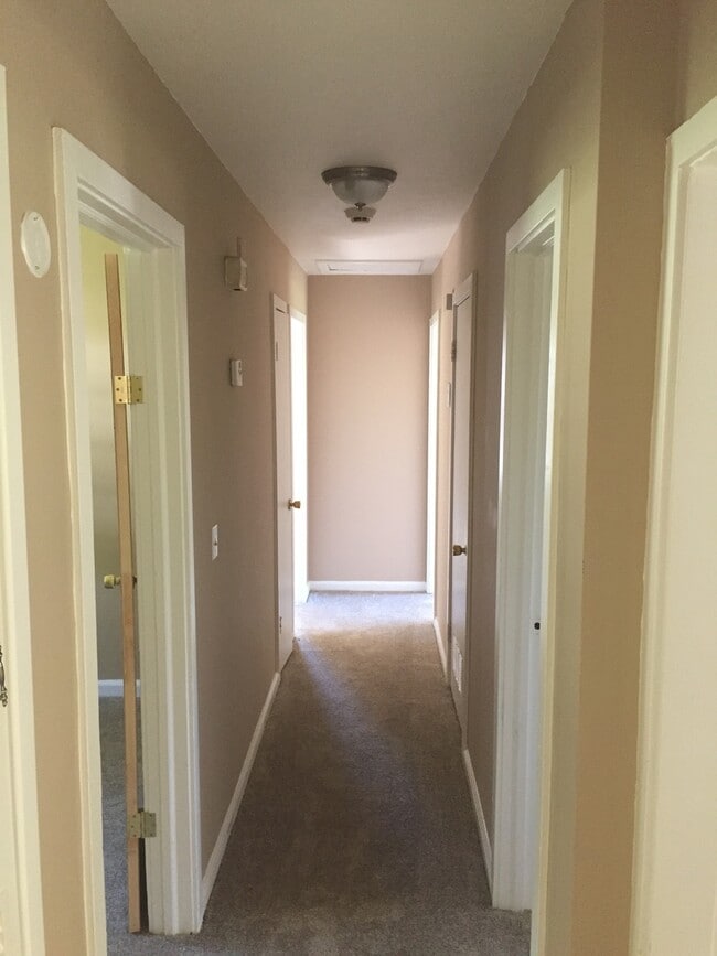 Building Photo - **UPCOMING**East Columbus 3 Bedroom / 1 Bathroom Home for Rent***