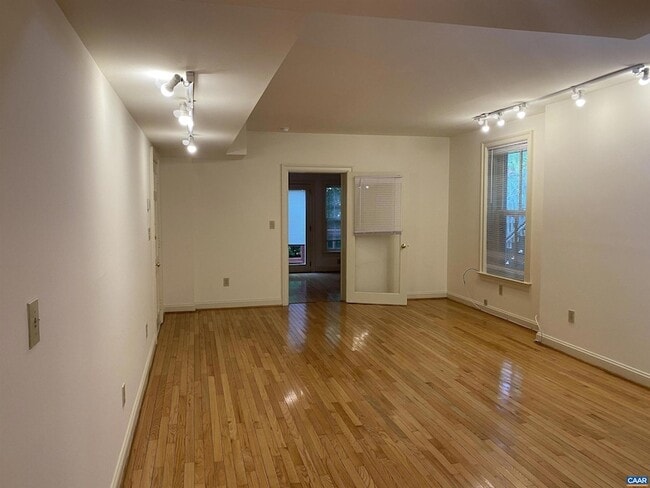 Building Photo - 415 2nd St NE