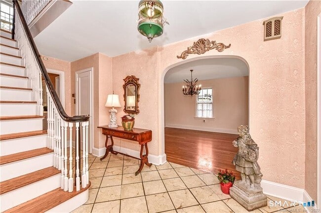 Building Photo - 61 Villa Ave