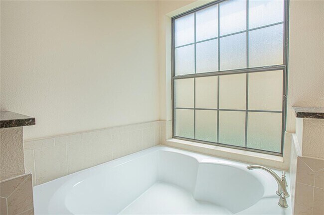 Building Photo - 10478 Stapeley Dr