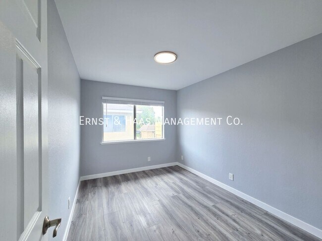 Building Photo - 12526 Cuesta Dr