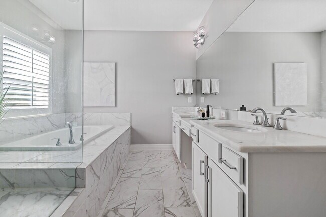 Building Photo - "Devonshire Model 5-Bedroom Retreat with 3...